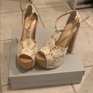 Jessica Simpson Dany Macrame Lace Platform Heels💗
